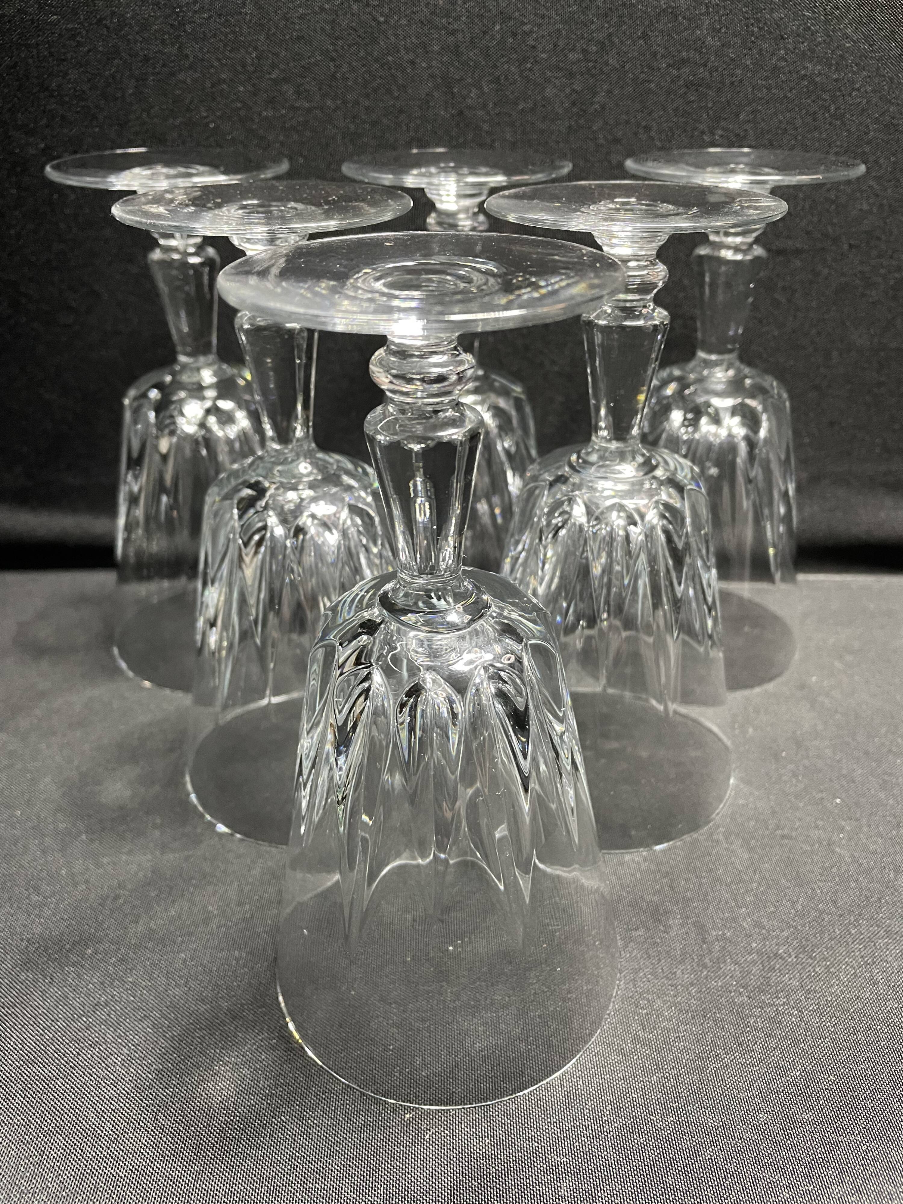 6 glasses on foot with water or wine