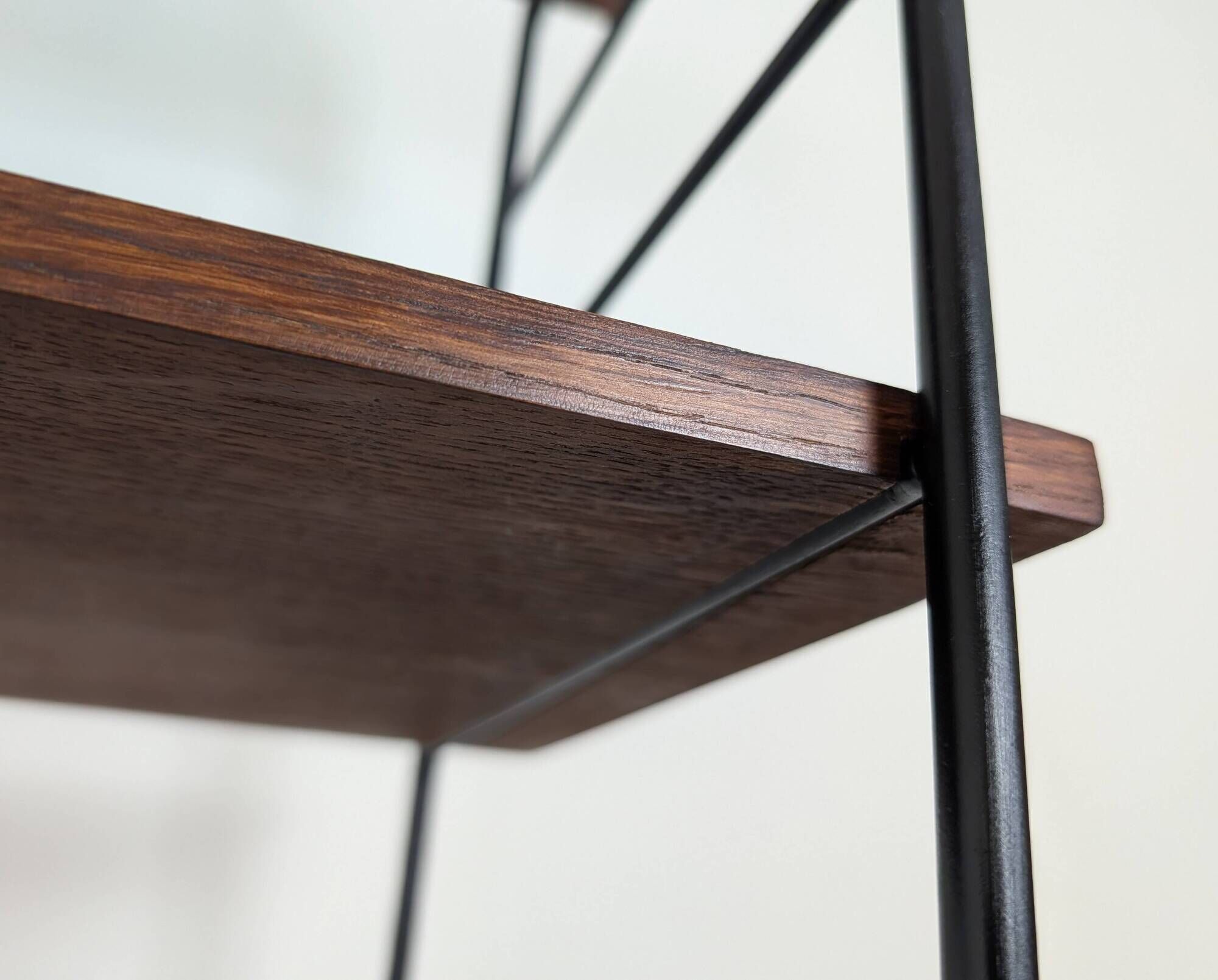 Bookshelf 60'