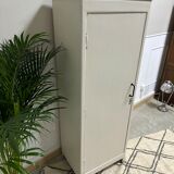 Armoire parisienne en bois couleur lin