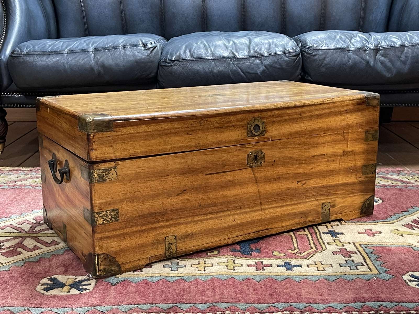 1930s English oak dressing table with beveled oval mirror
