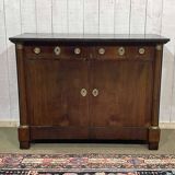 Buffet Empire début XIXème en acajou et dessus marbre noir