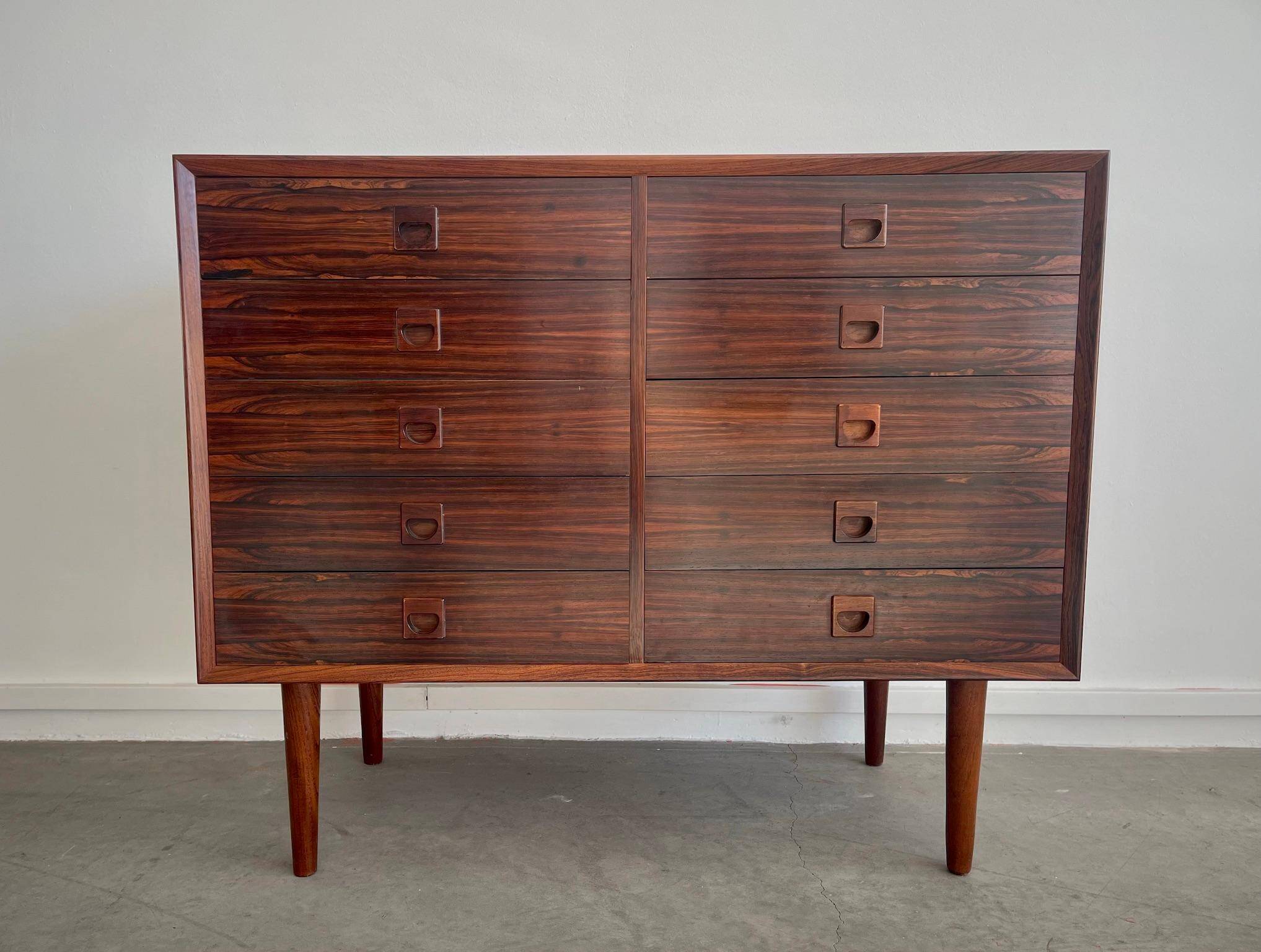 Commode moderne danoise en bois dur avec dix tiroirs