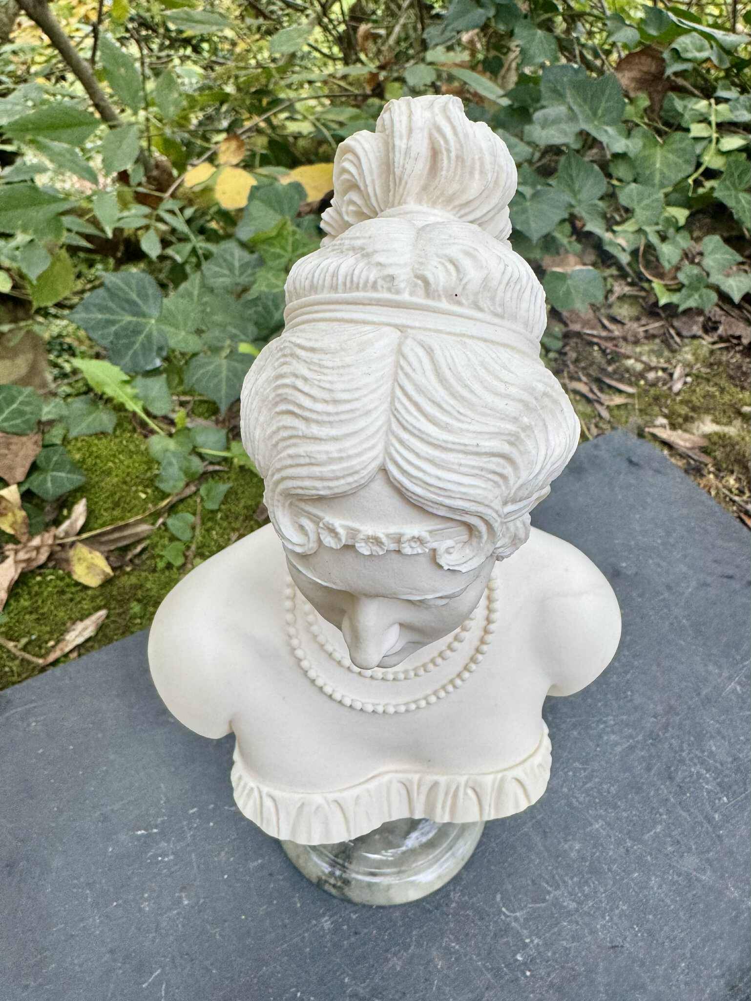 Joséphine de Beauharnais bust signed Arnaldo Giannelli, 1983
