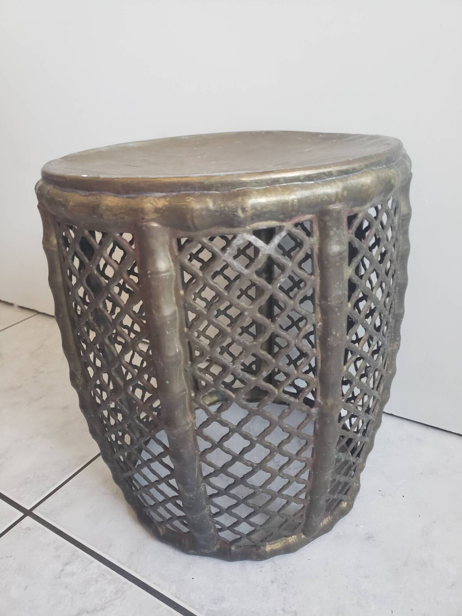 Tabouret en bronze travaillé façon bambou et rotin
