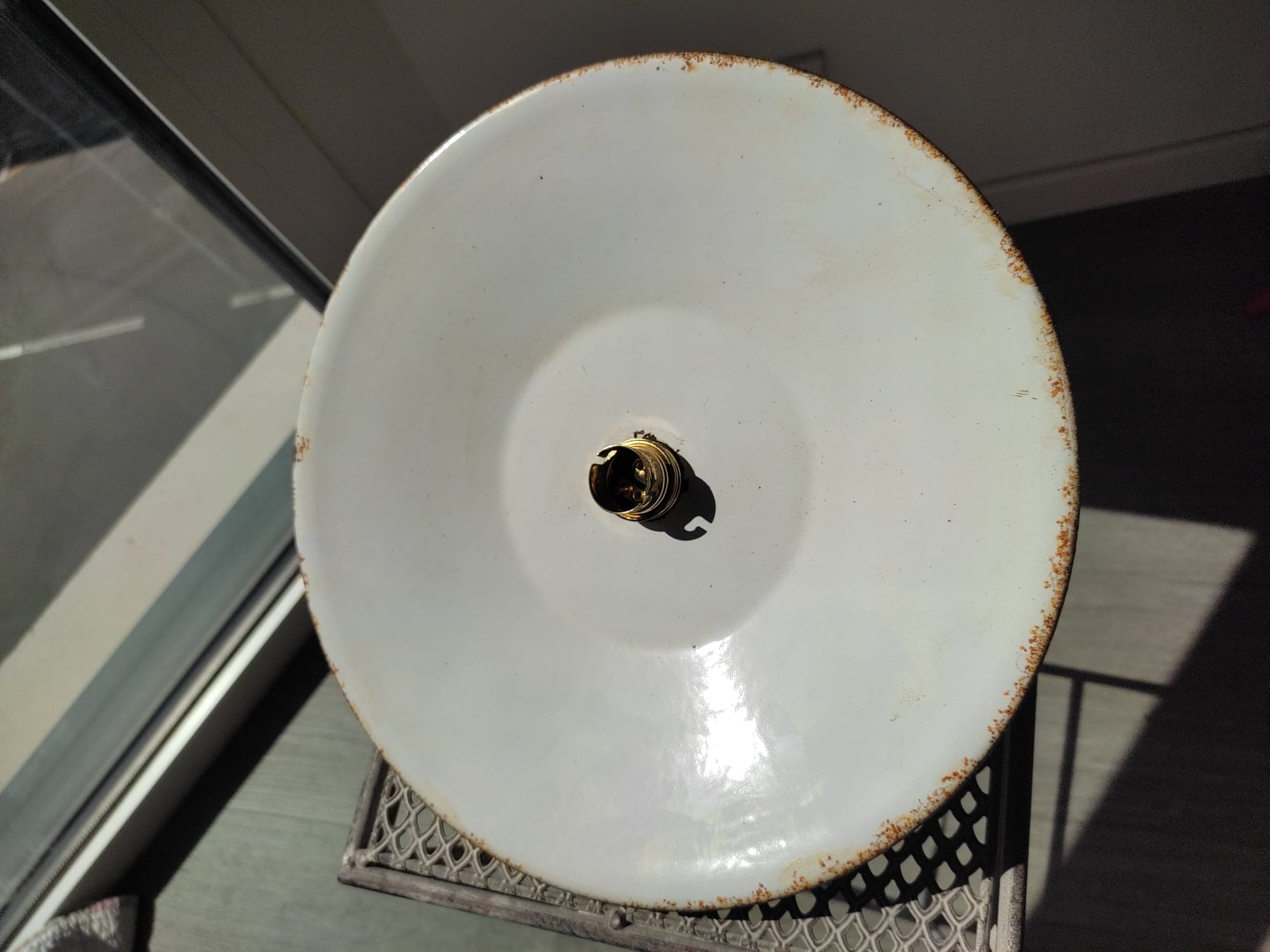 Old suspension in green enamelled sheet metal