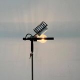 Vintage Italian Sintesi Terra folding floor lamp with tripod by Ernesto Gismondi for Artemide, 1970s.