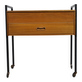 Commode à tiroirs en teck des années 1960 Boîte à couture à roulettes