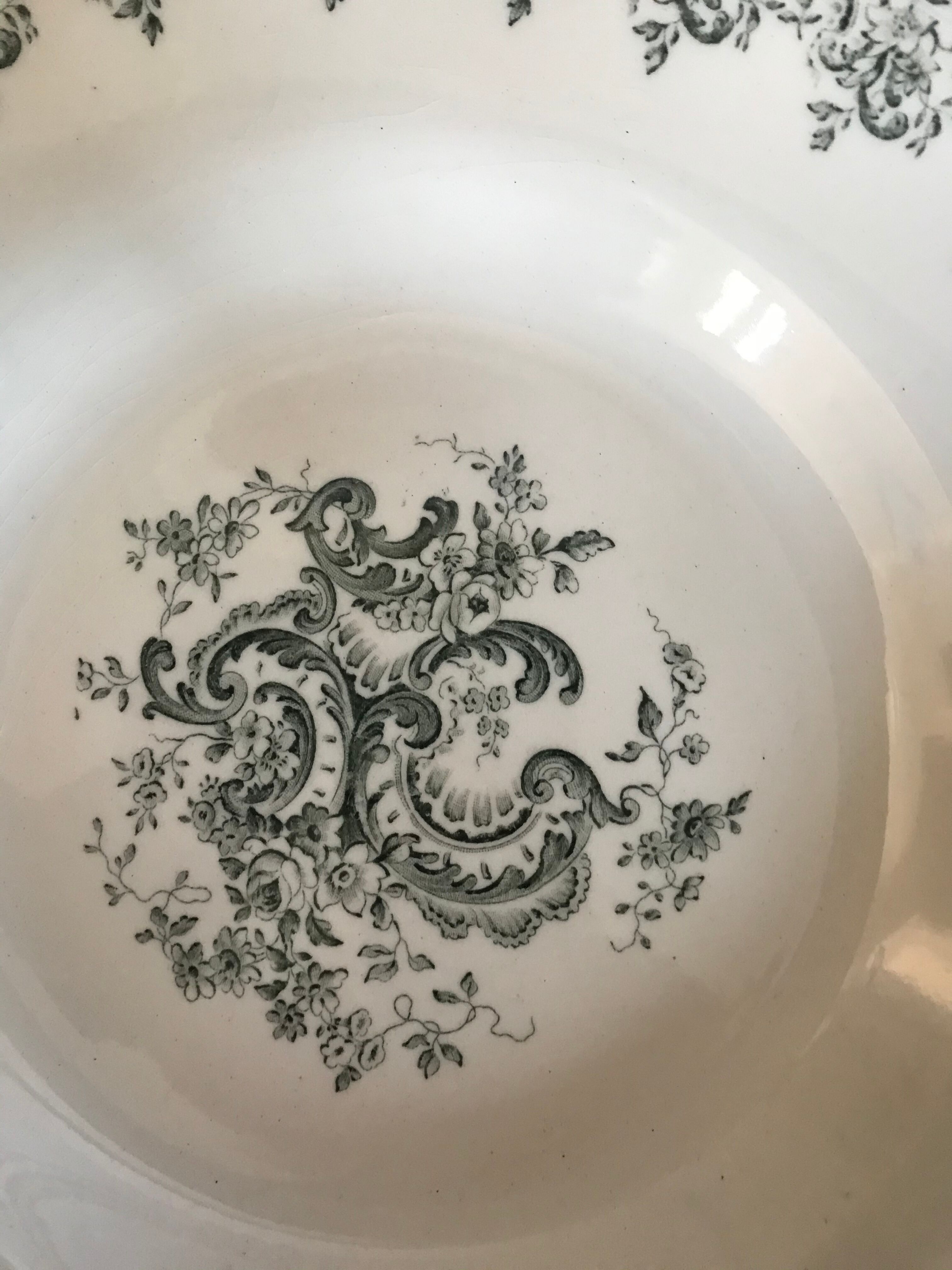 Set of 6 hollow plates gien iron earth