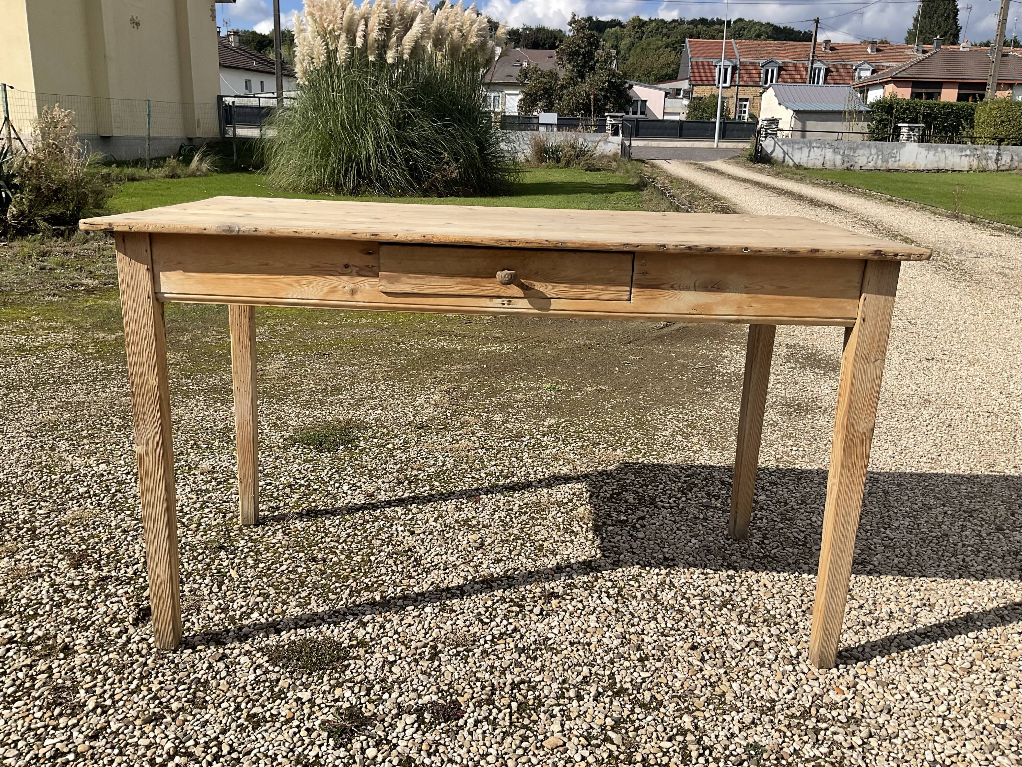 Farm table