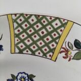 Saint-Clément plate with polychrome floral decoration