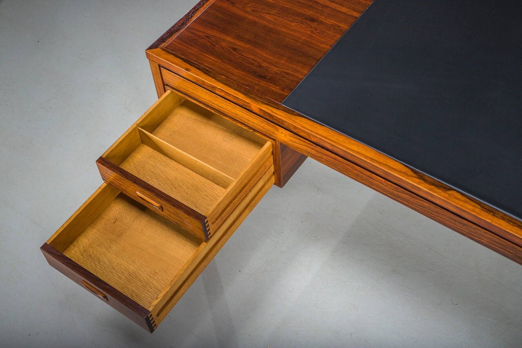 Danish executive desk in rosewood with black leather inlay from Søren Willadsen Møbelfabrik, 1960s