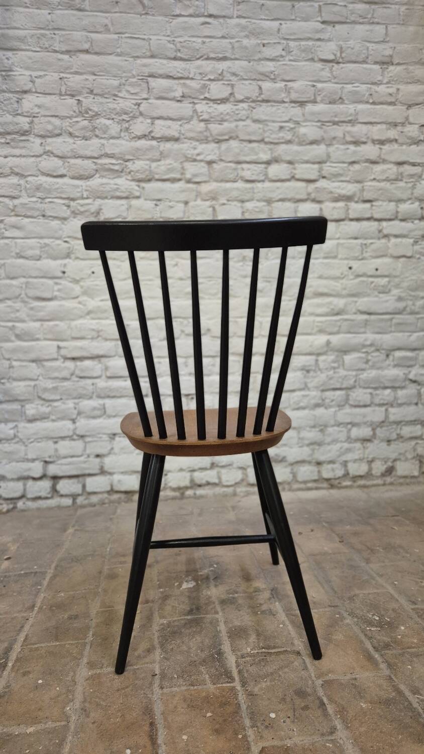 Fanett-style bistro chair