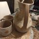Cafetière et ses deux tasses