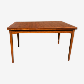 Extendable dining table with vintage 60s teak extensions