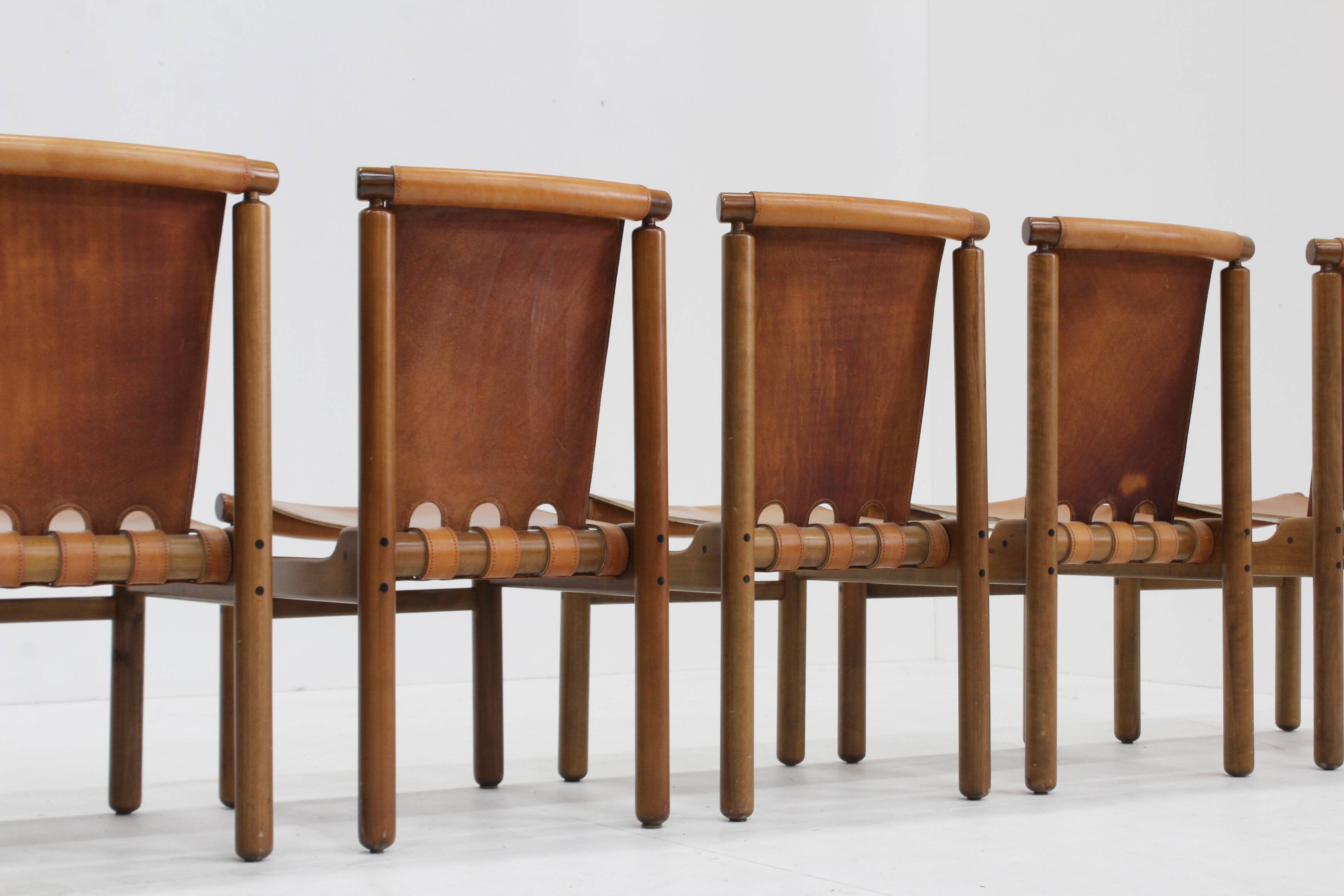 Chaises de salle à manger en cuir italien style Mid-Century, signées Ilmari Tapiovaara, lot de 6