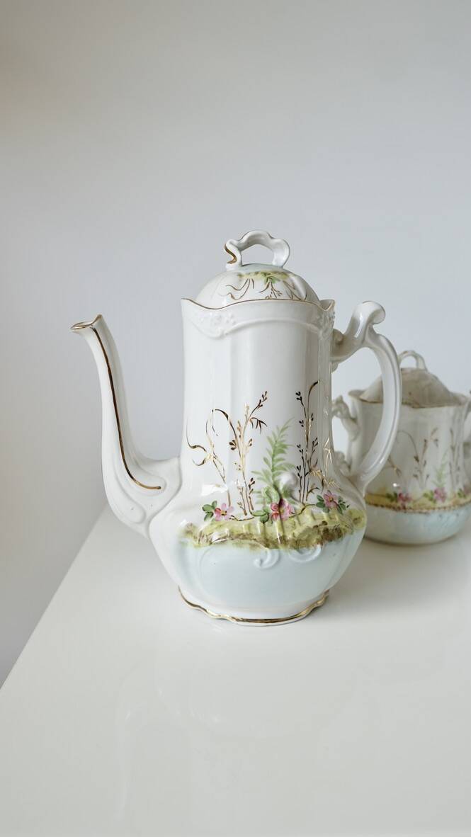 Limoges porcelain coffee pot Barny Rigoni & Langle (19th century)