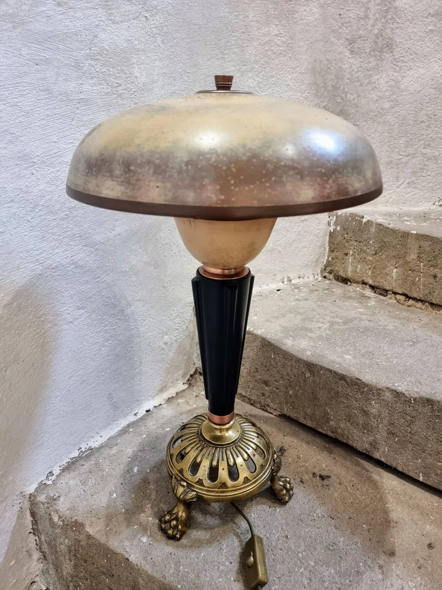 Lampe de table art déco vintage – cuivre, laiton et bakélite – abat-jour champignon – années 1920