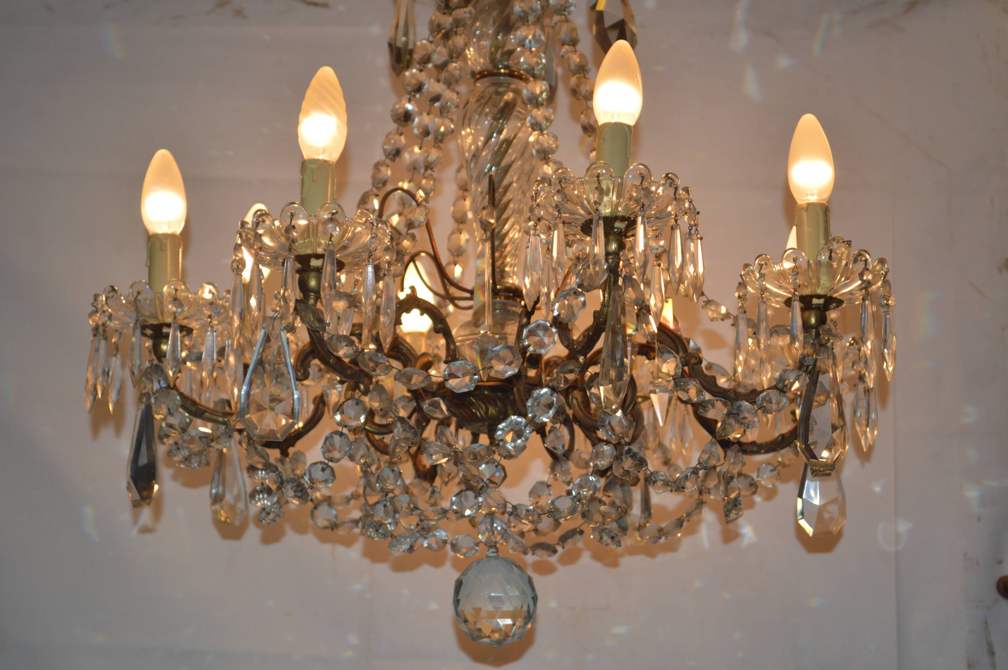 8 light chandelier