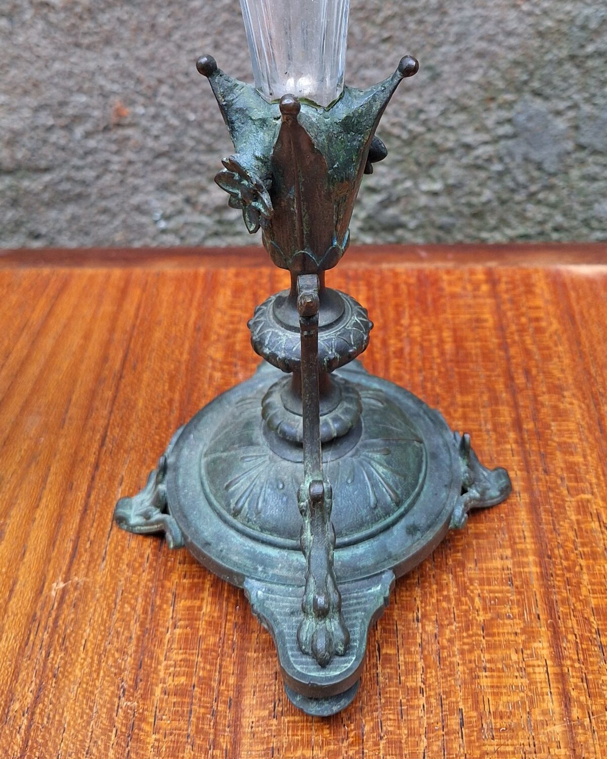 Pair of cornucopia vases in bronze and crystal, 19th century.