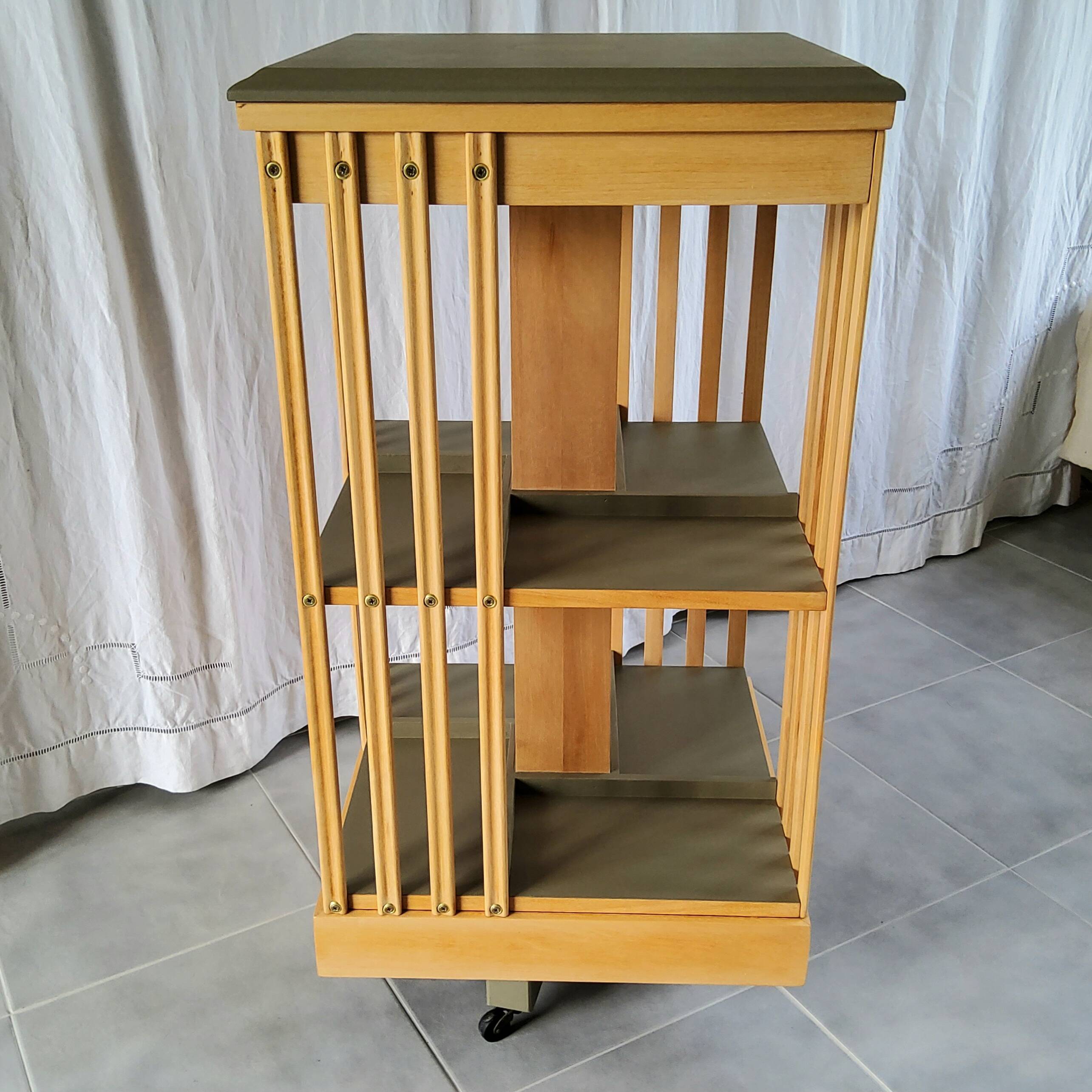 Revolving bookcase