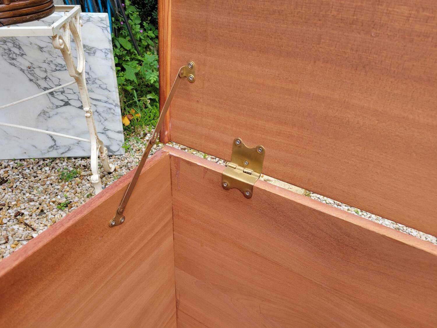 Portuguese chest in solid mahogany