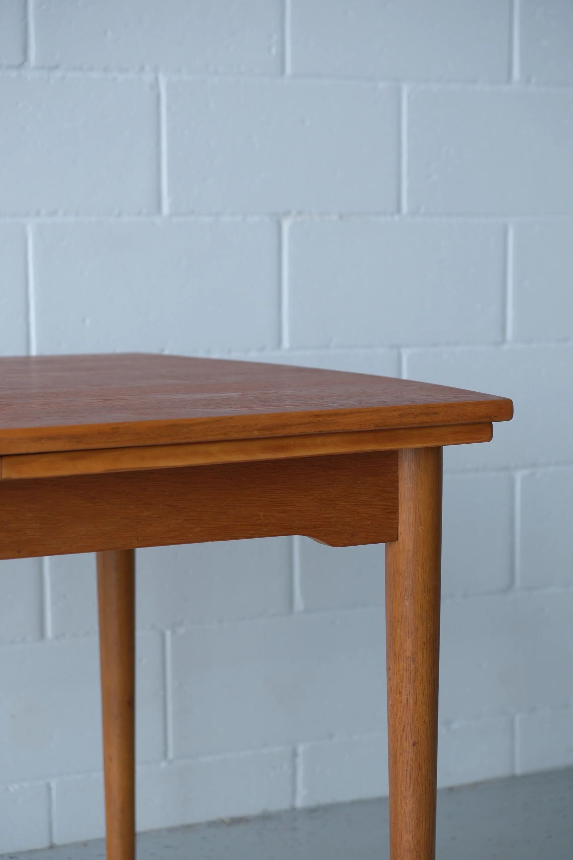 Table à manger en chêne danois et teck