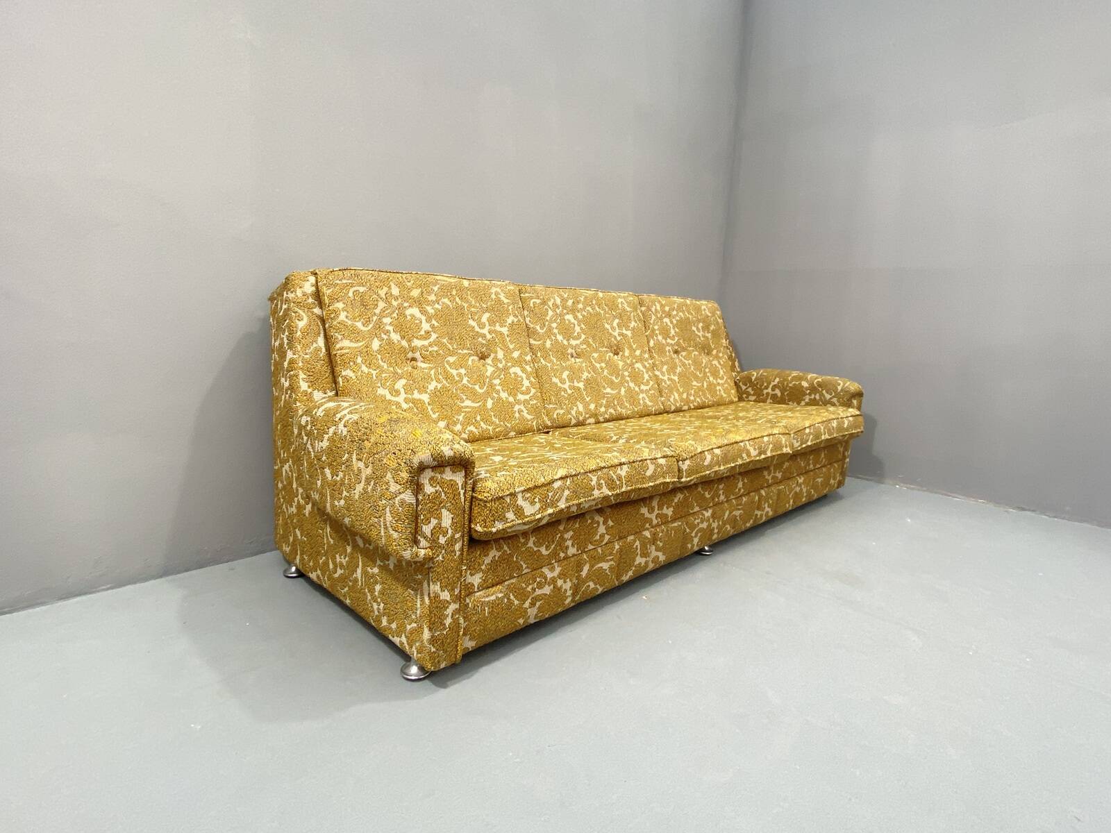 Canapé pliant rembourré du milieu du siècle, années 1970, Europe centrale