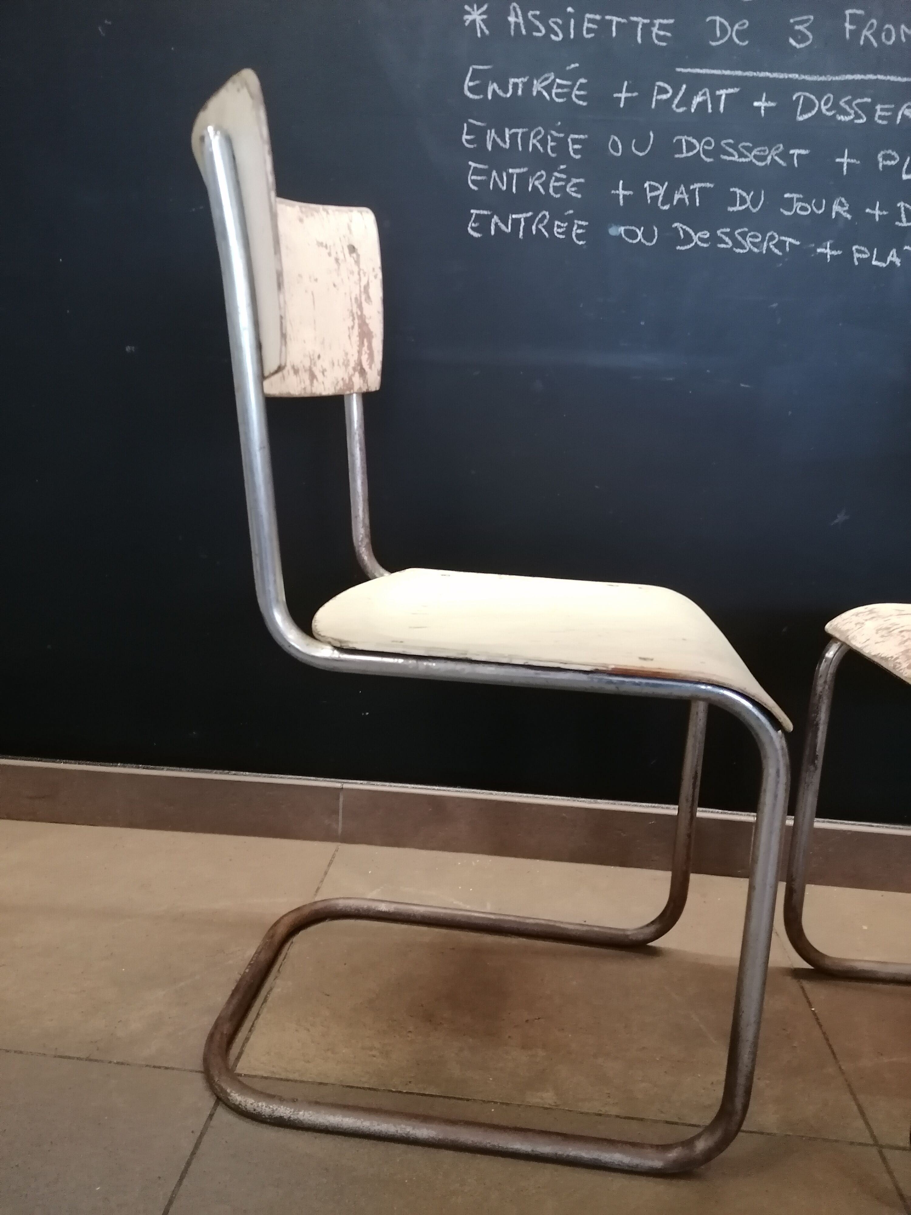 Paire de chaises en porte à faux Mart Stam, Tchécoslovaquie, années 60