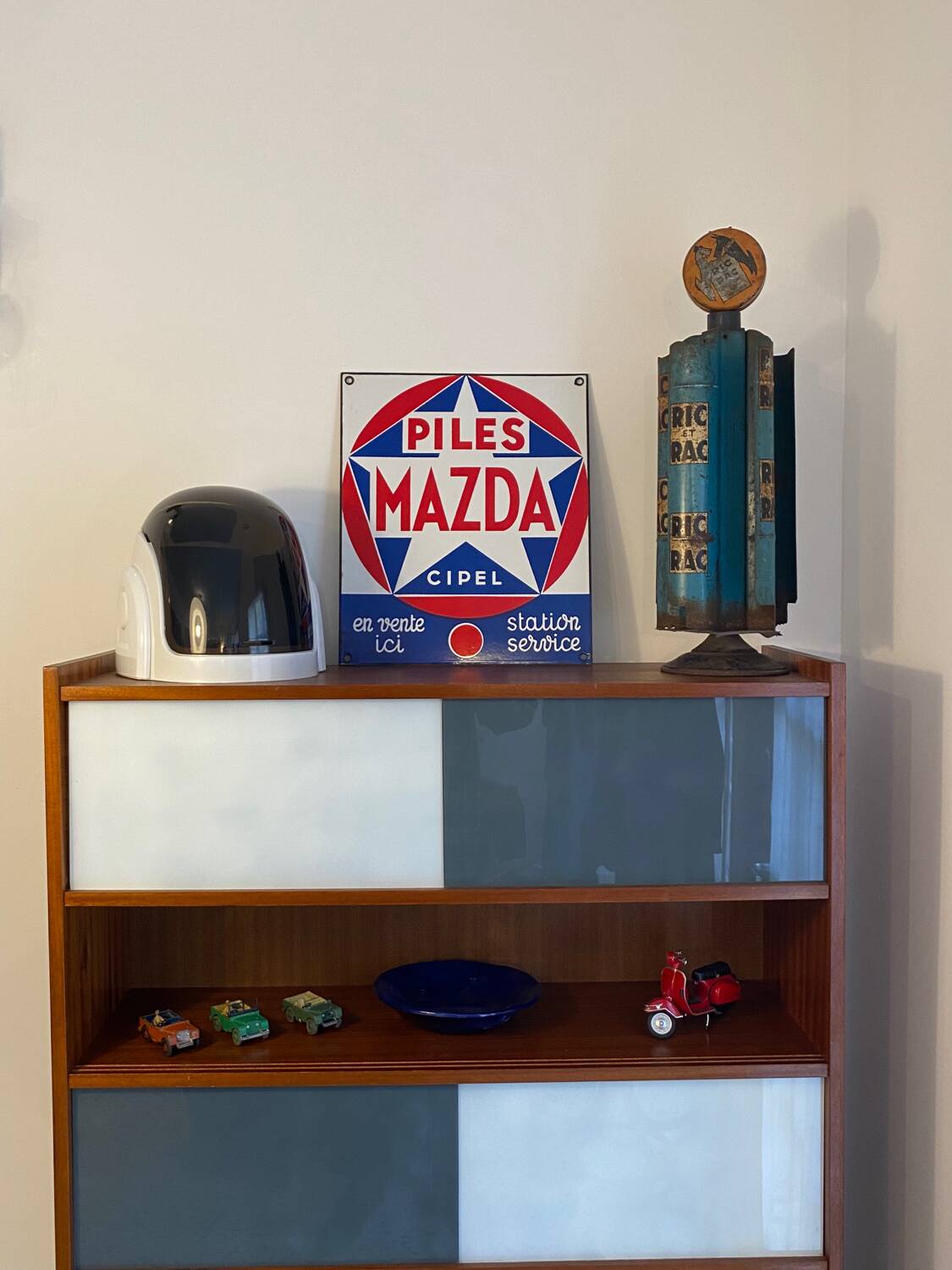 Plaque émaillée piles Mazda