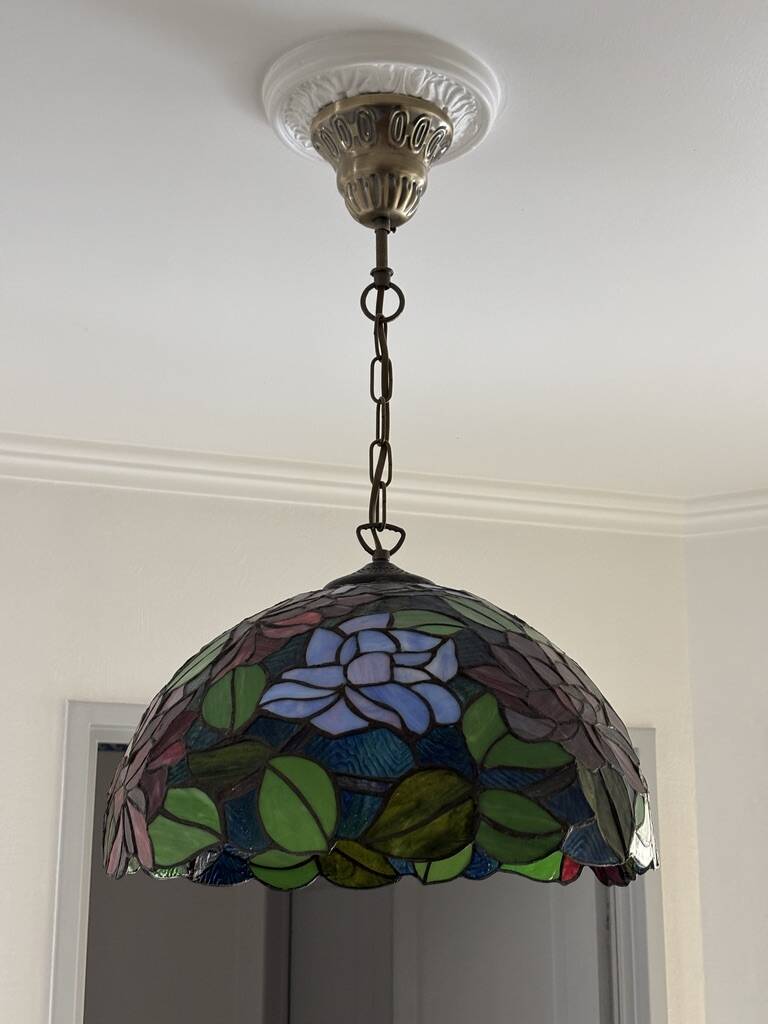 Tiffany-style floral stained glass pendant light in brass D40cm