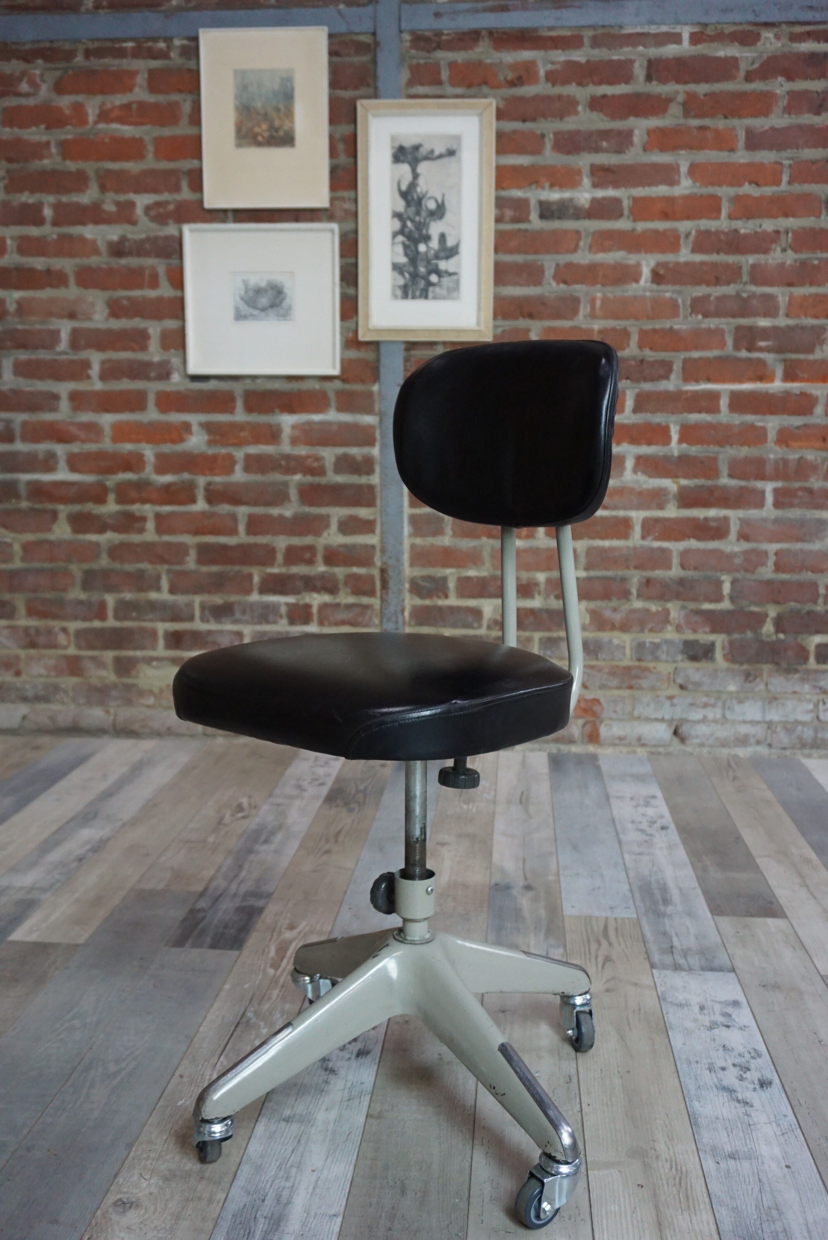 Chaise de bureau Okamura de 1971