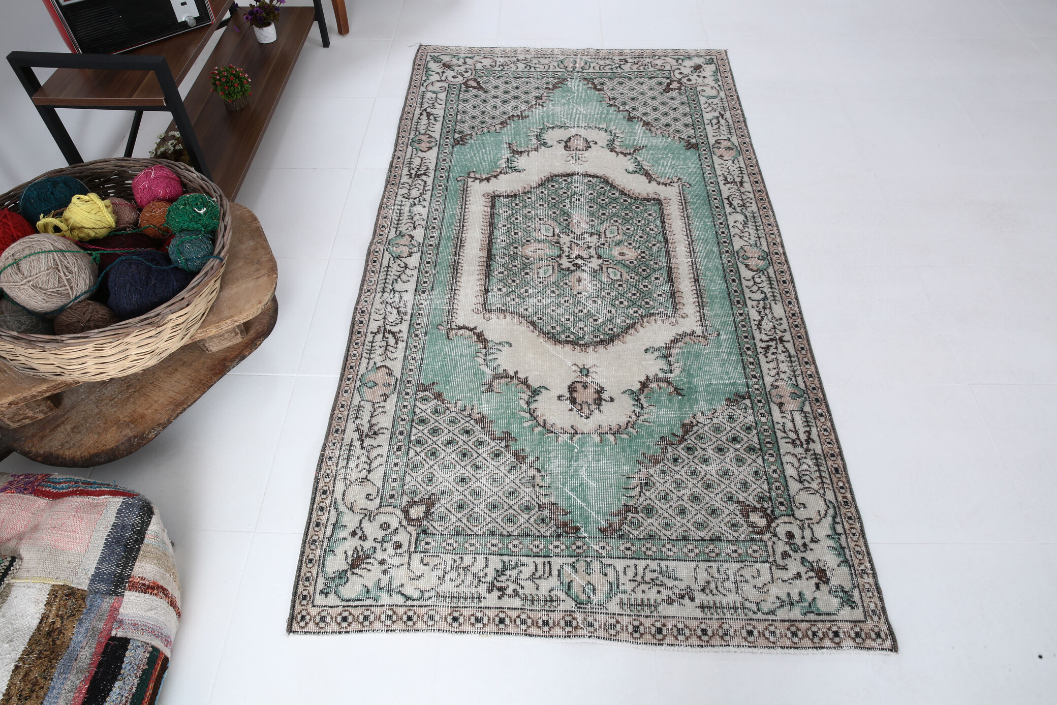 Green carpet rug 212x116cm
