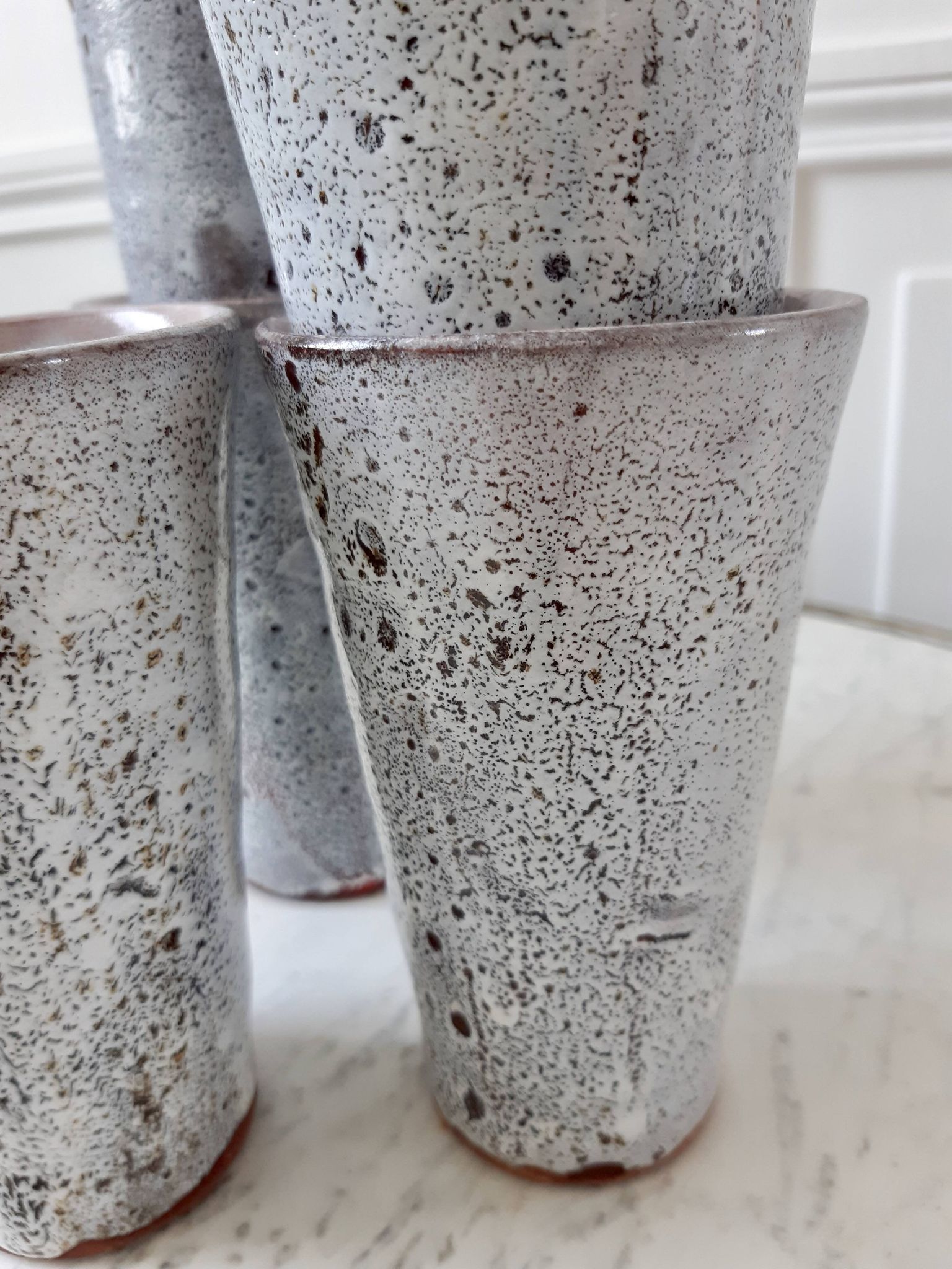 Lot de 5 verres en grès vintage gris émaillés années 70