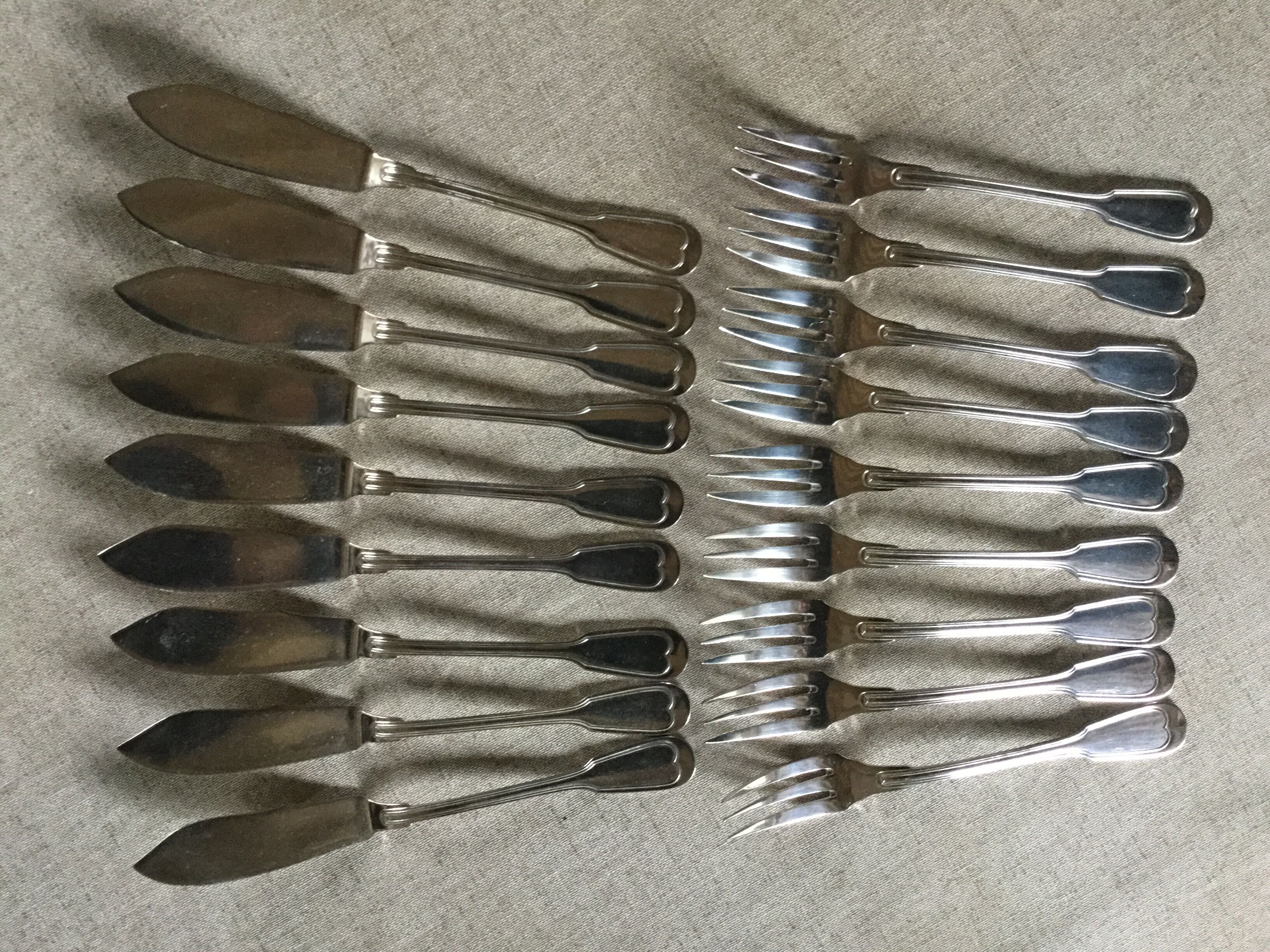 9 silver metal fish cutlery