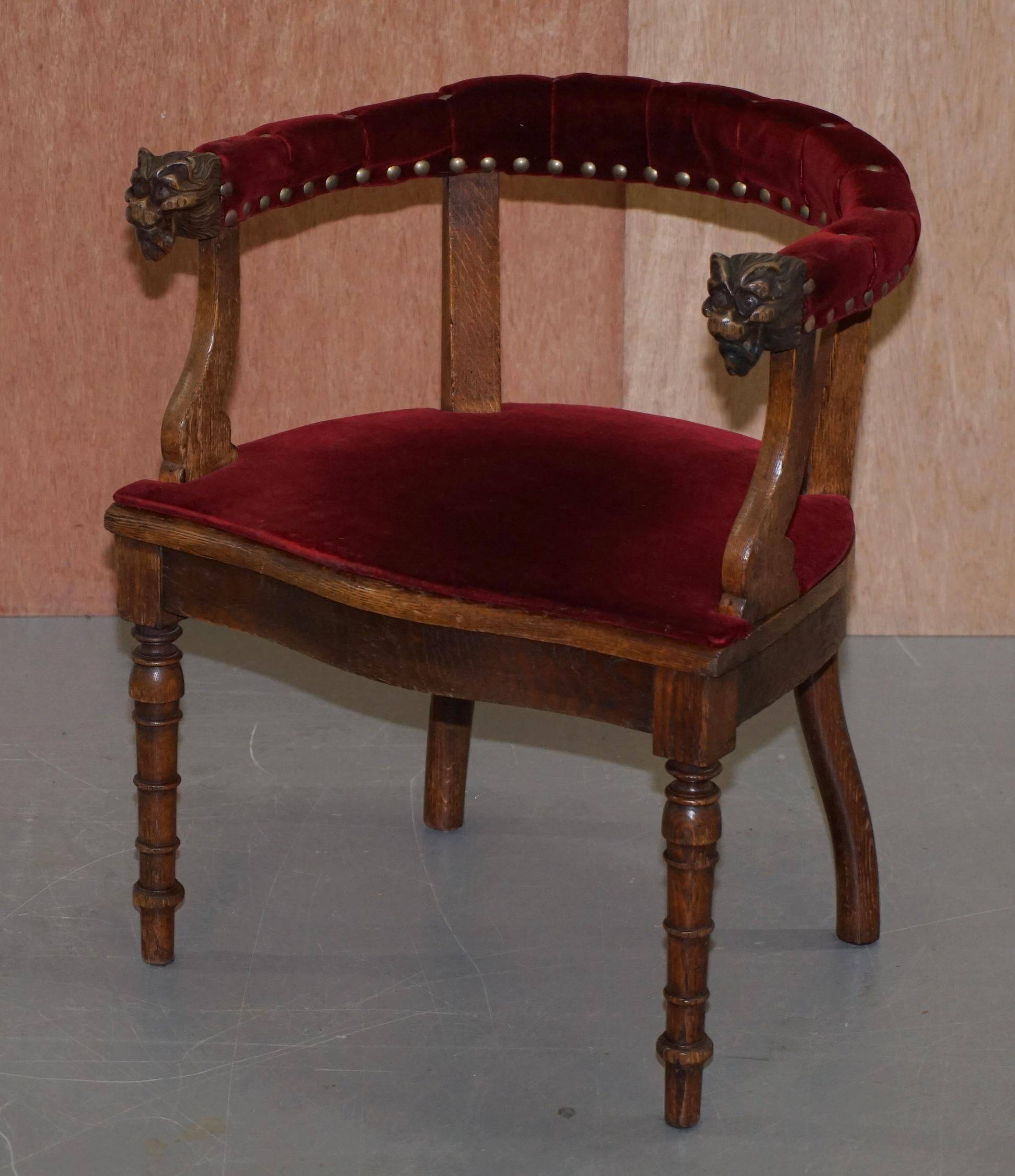 Antique Régence Bergère Armchair in Carved Oak with Lion Head Armrests