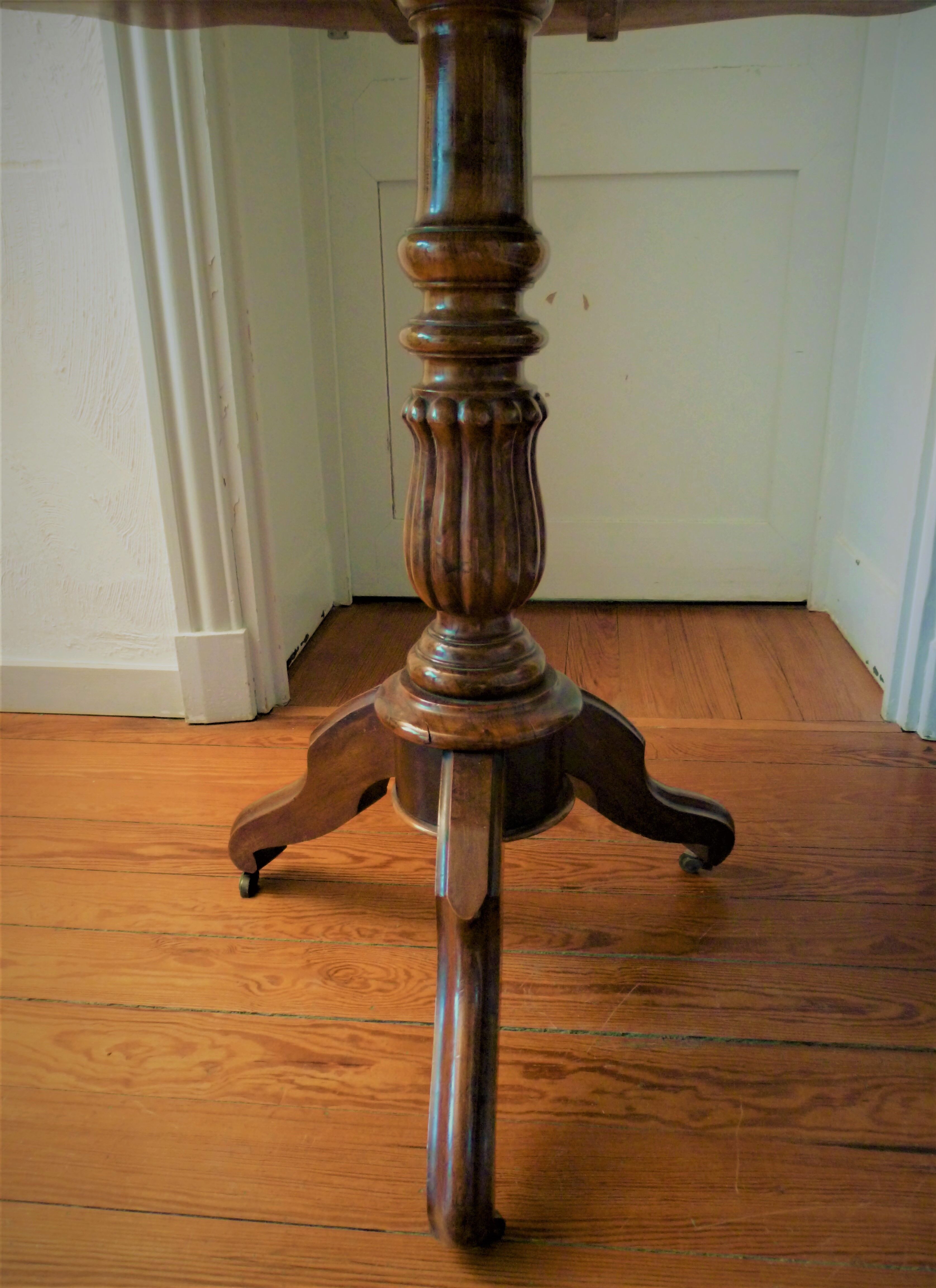 Louis Philippe-era mahogany healing, with a tilting tray