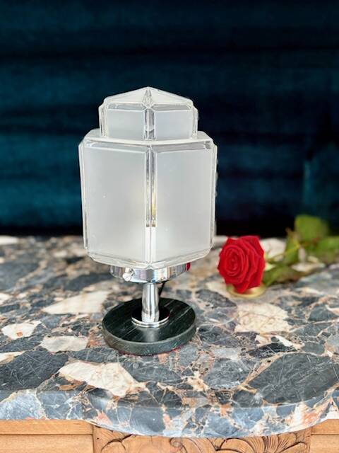 Art Deco Building Lamp