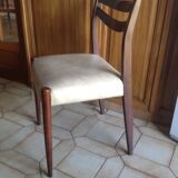 4 scandinavian style chairs