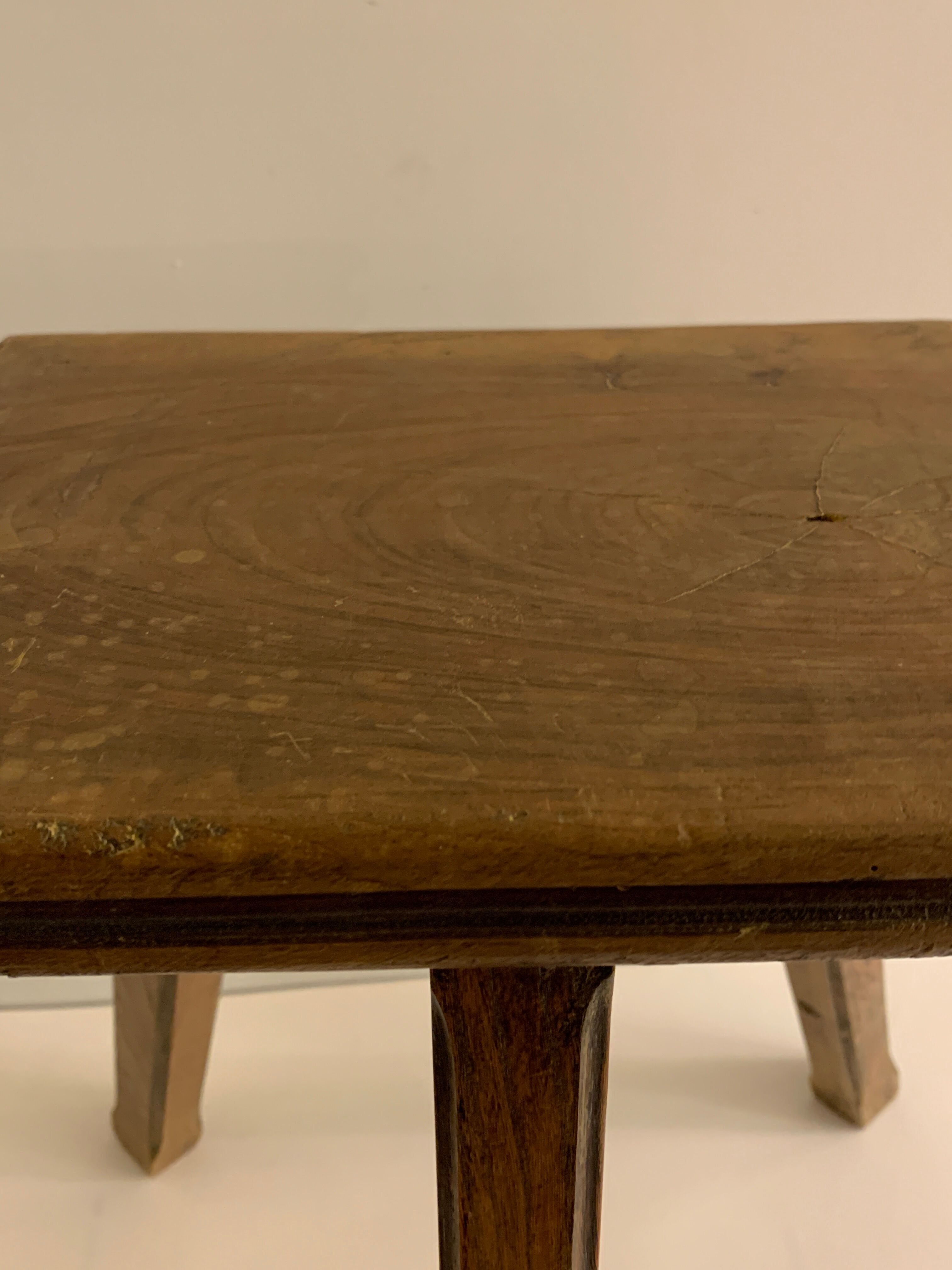 Pair of wooden stools rectangualaires, tripods and handicrafts