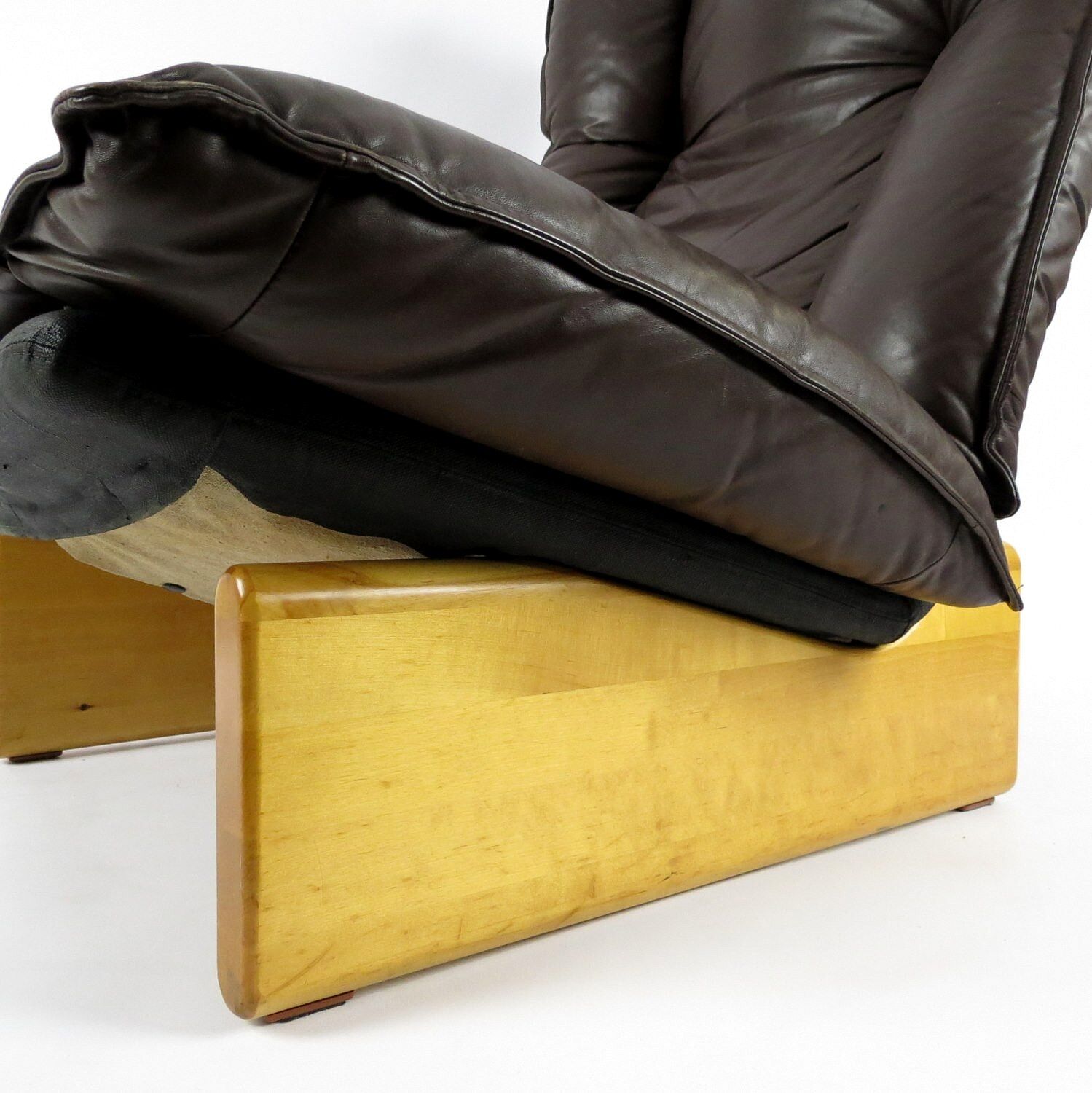 Dutch leather lounge chair from Leolux, 1970s