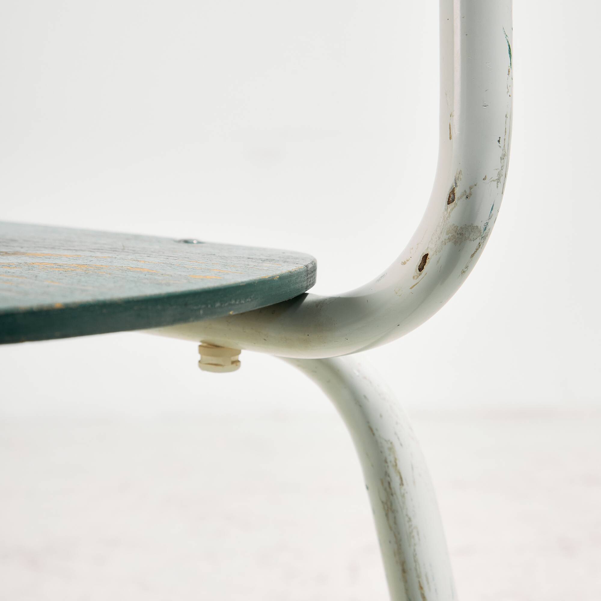 Metal frame chair