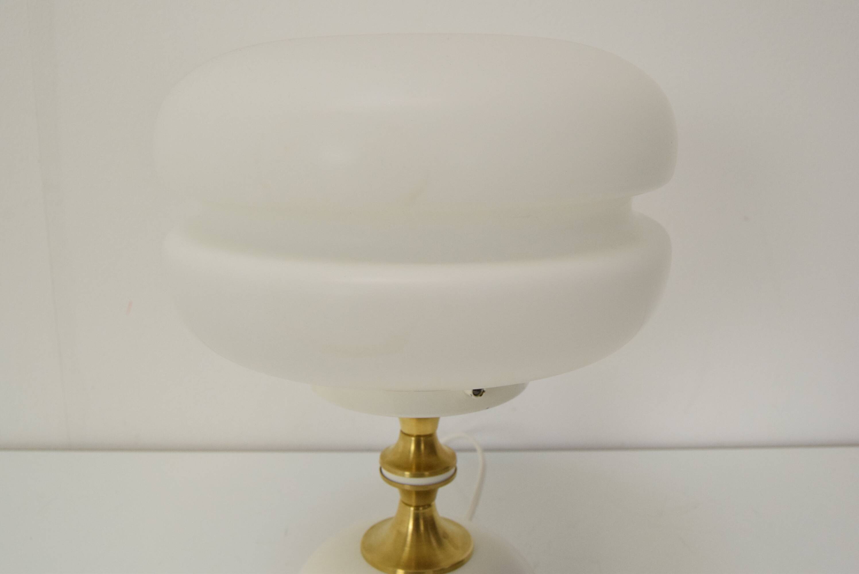 Lampe de table élégante/Napako, Tchécoslovaquie, années 1970.