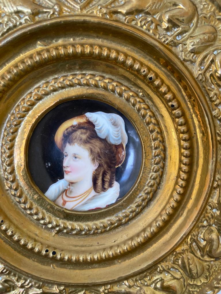 Decorative plate gold XIX in copper and porcelain