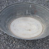 Zinc oval basin