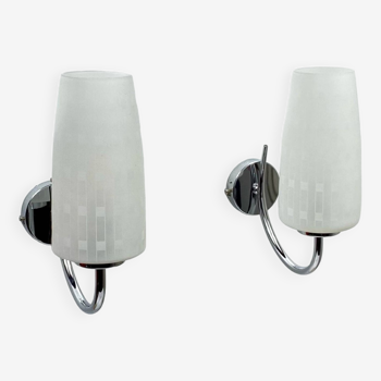 Pair of stainless steel swan neck wall lights and white glass tulips Delmas vintage seventies