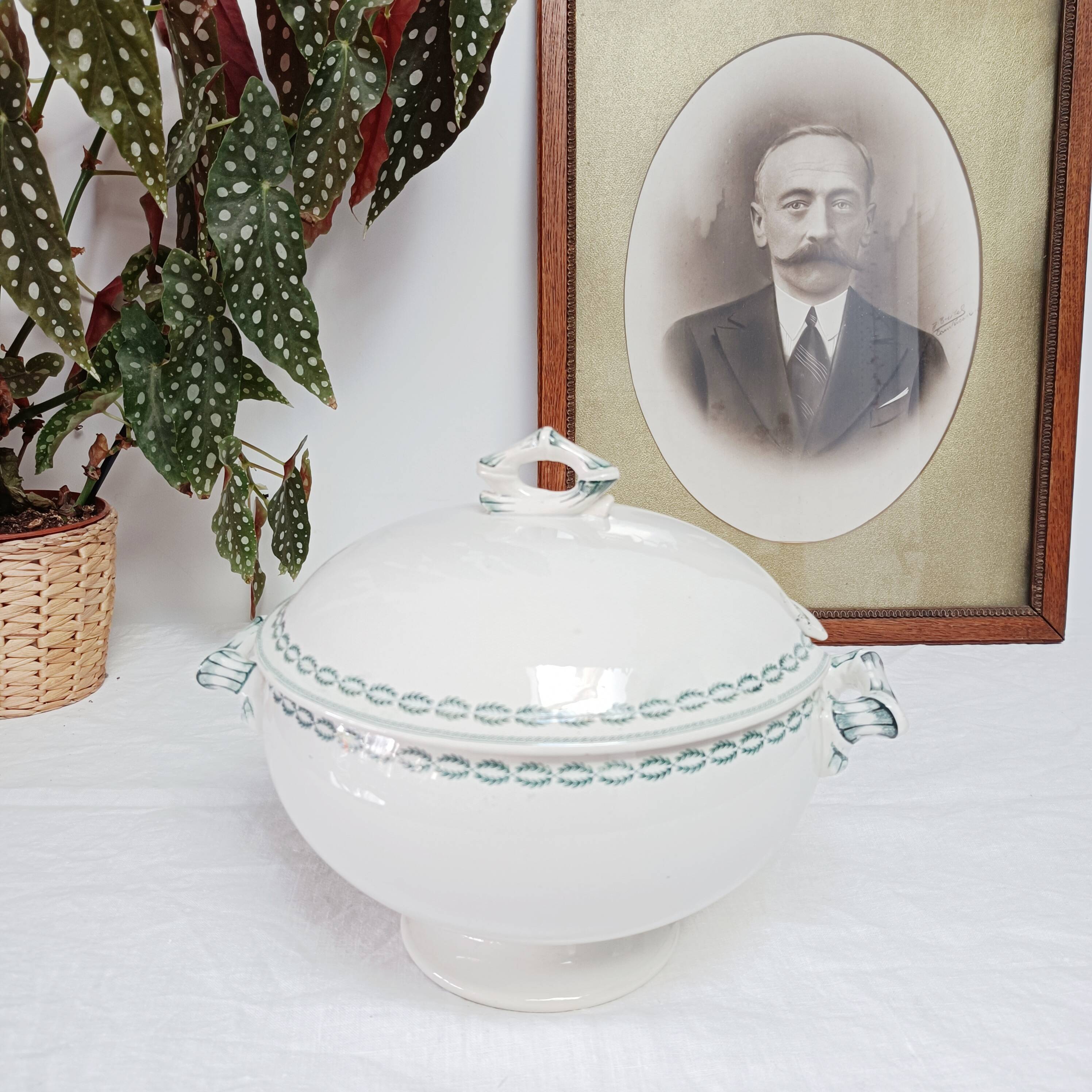 Sarreguemines U&C Iron Earth Soup Tureen, Nobilis