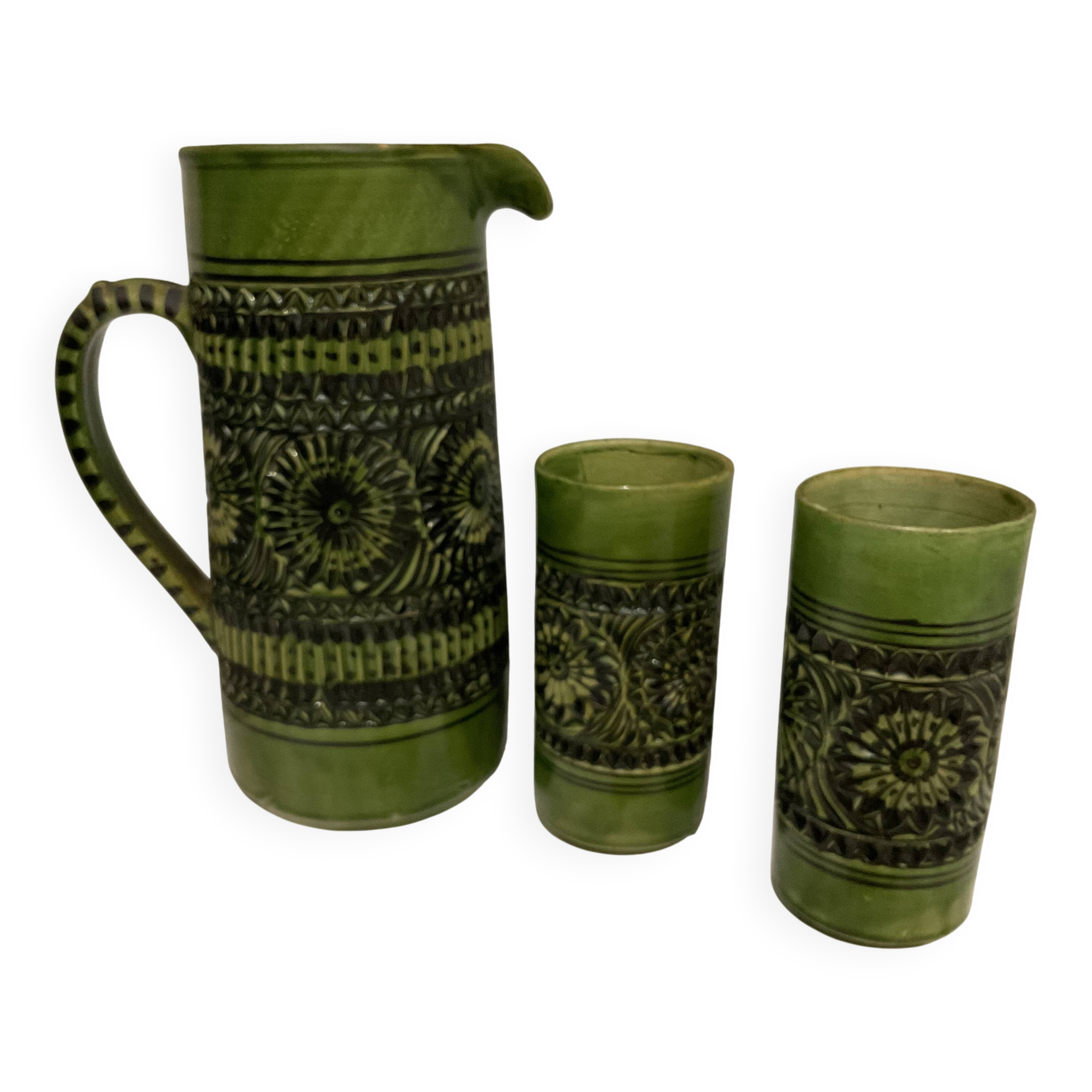 Service jug and porcelain glasses from the 1950s.