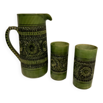 Service jug and porcelain glasses from the 1950s.