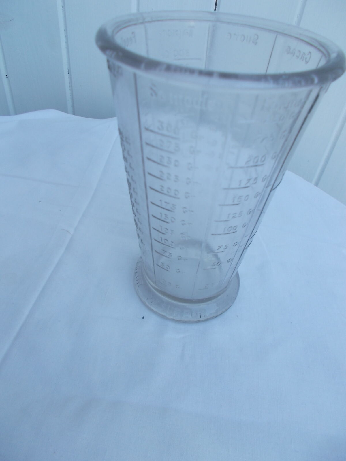 Verre doseur mesureur Mougin