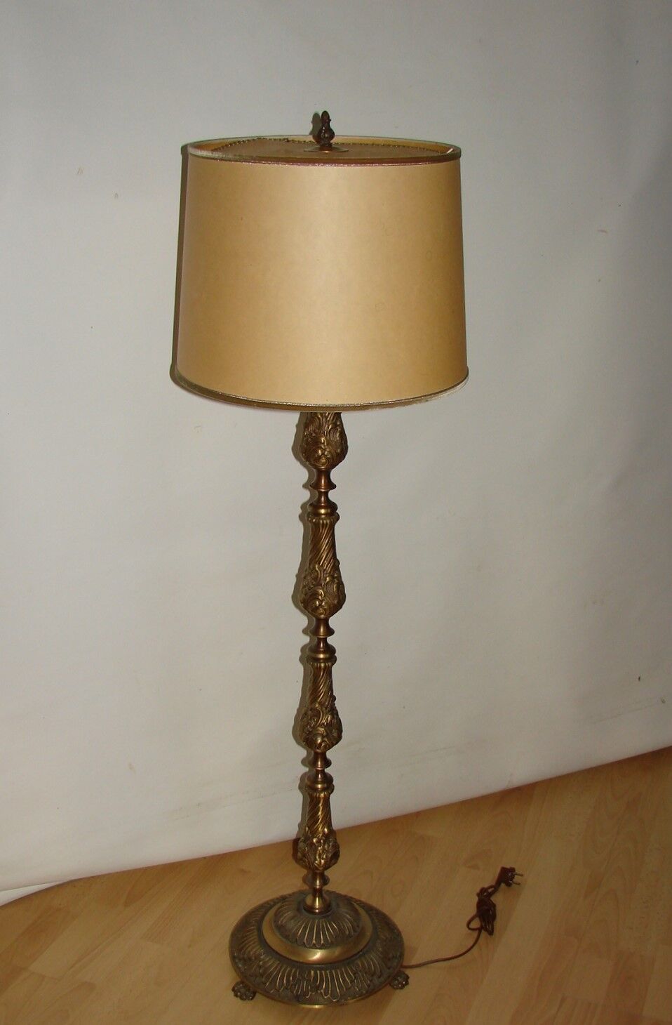 Lampadaire en laiton, années 50
